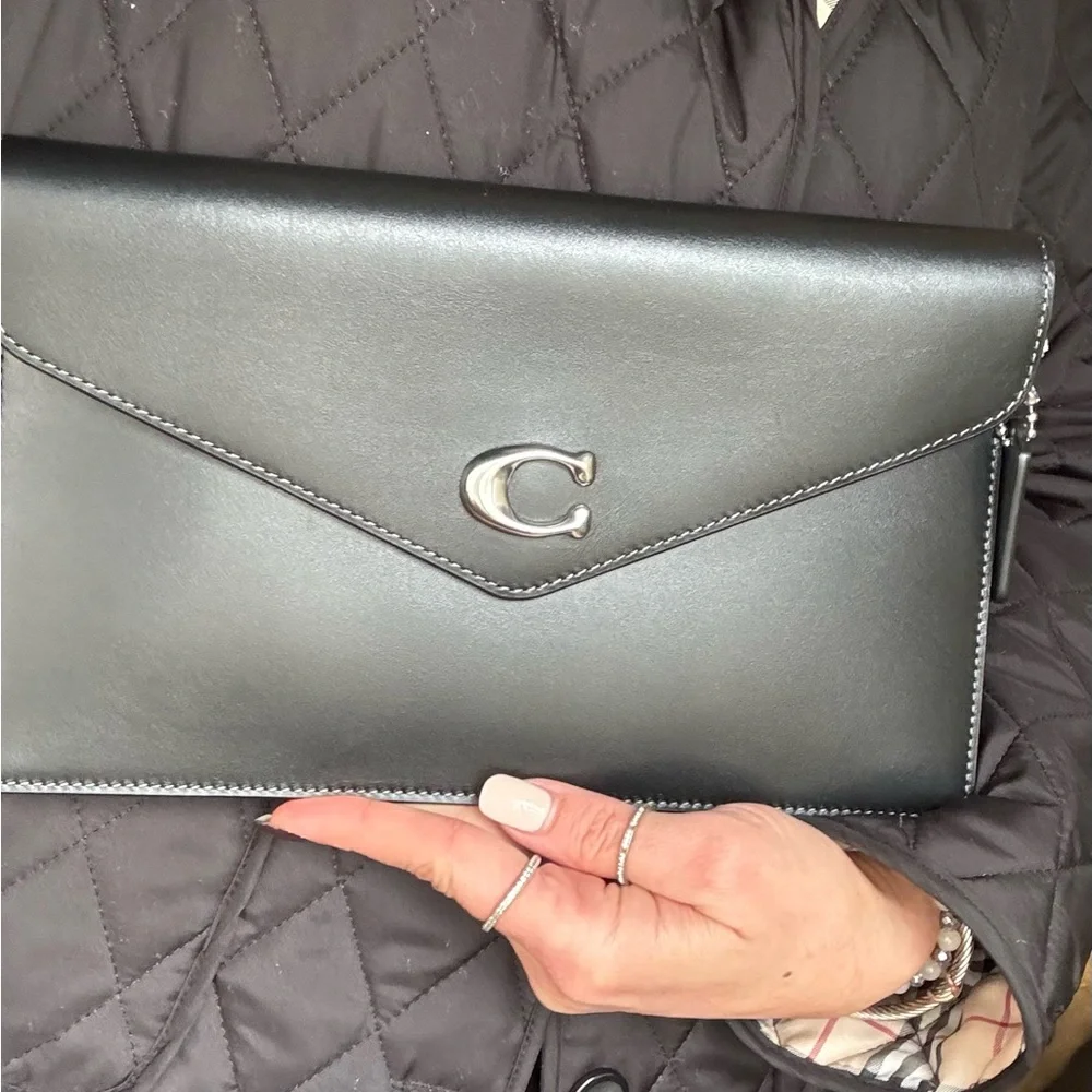 Authentic Coach 1941 black Leather flap magnetic closure Clutch/Crossbody - Picture 5 of 11